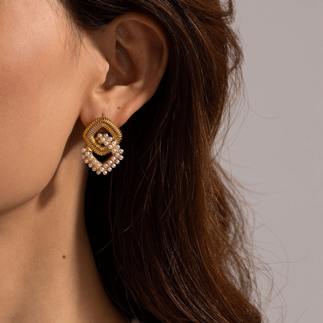 Dewlite Earring (with Pearl)