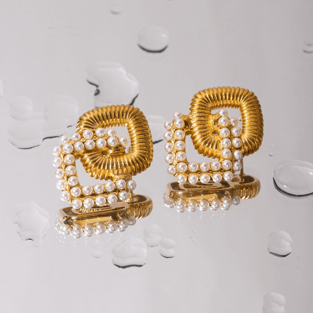 Dewlite Earring (with Pearl)