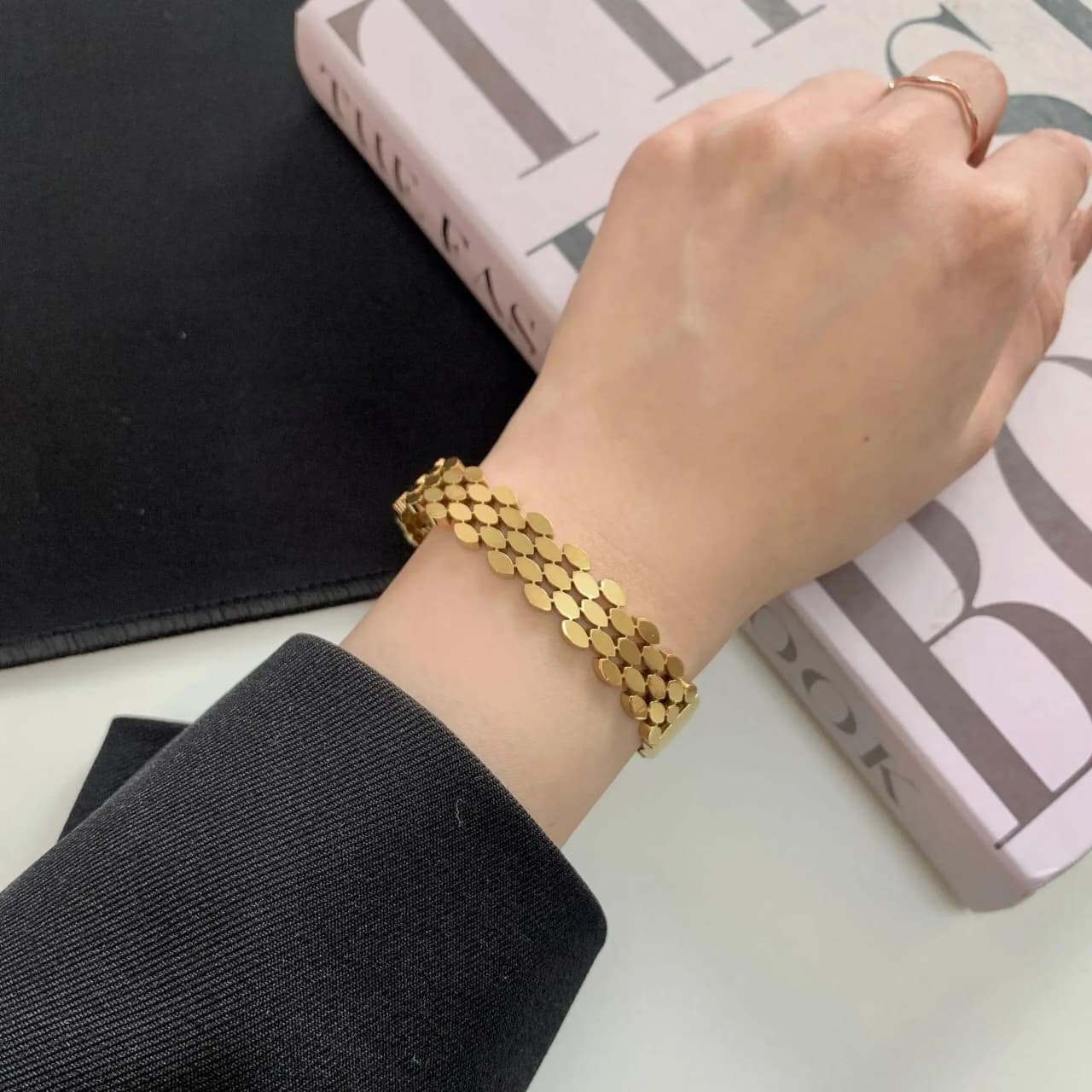 Mesh Handcuff
