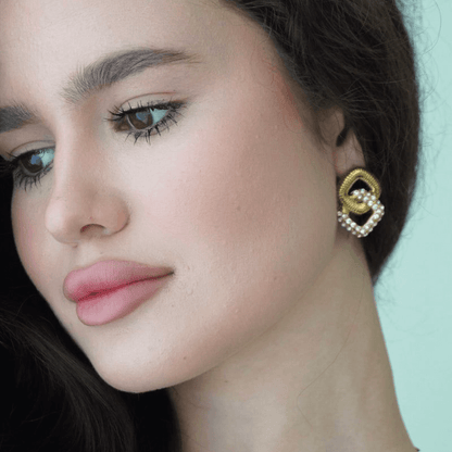 Dewlite Earring (with Pearl)
