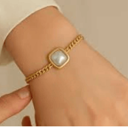 Moon Pearl Bracelet