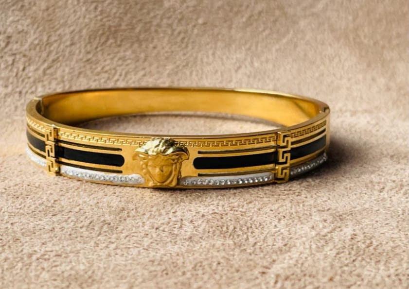 Charm Handcuff