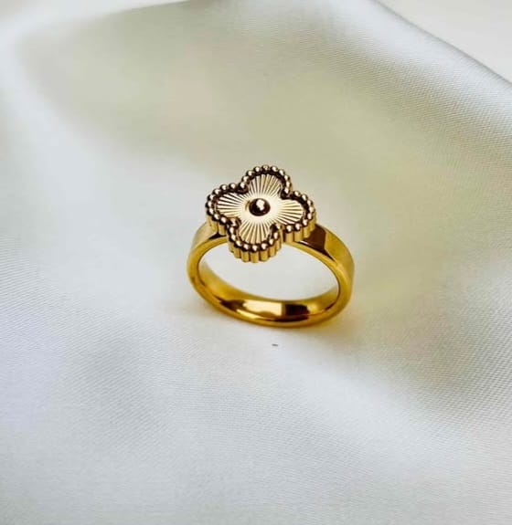 Majesty Ring