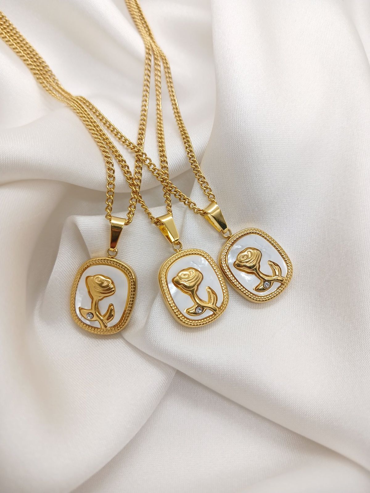 Roshni Pendant