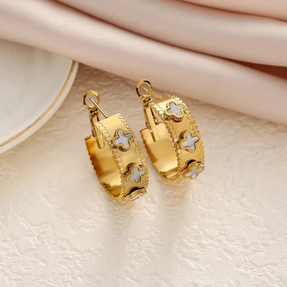 Zeenat Hoops
