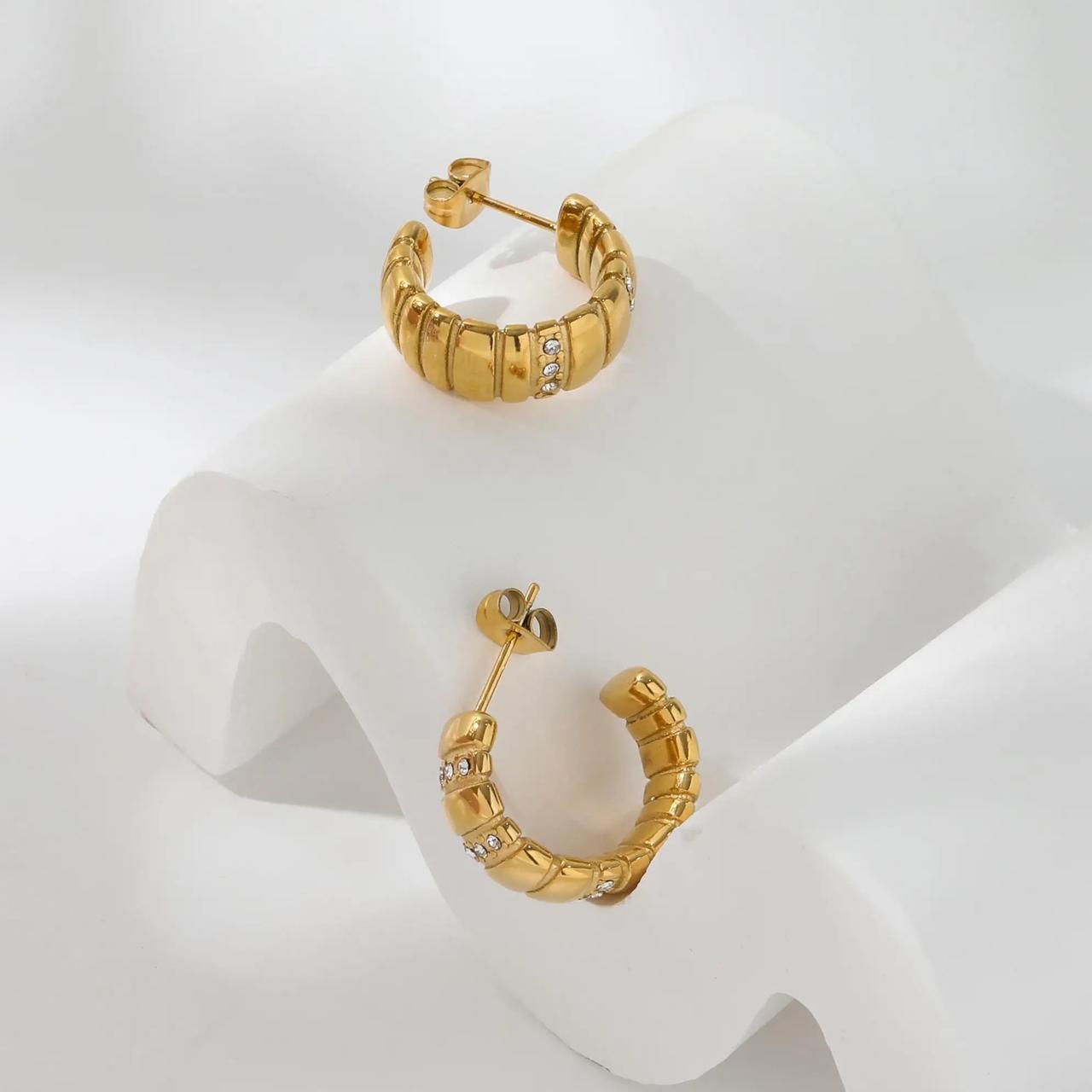 Velvour Earring