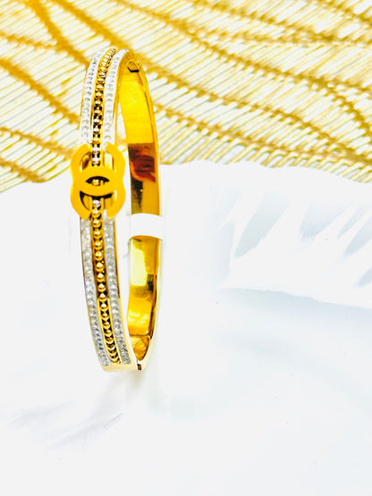 Luxe Handcuff