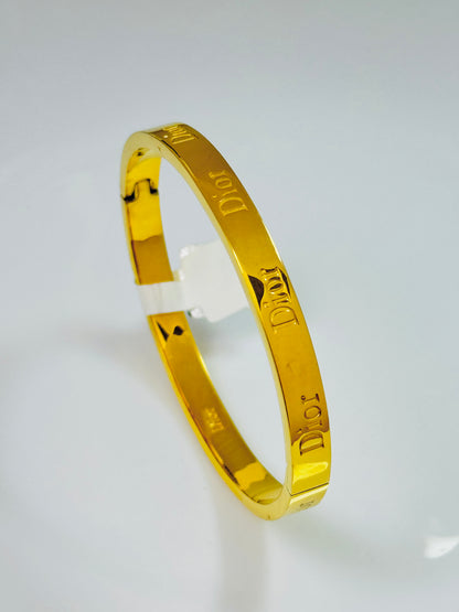 Dior Shine Handcuff