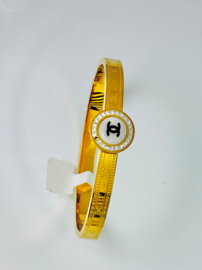 Shahi Handcuff