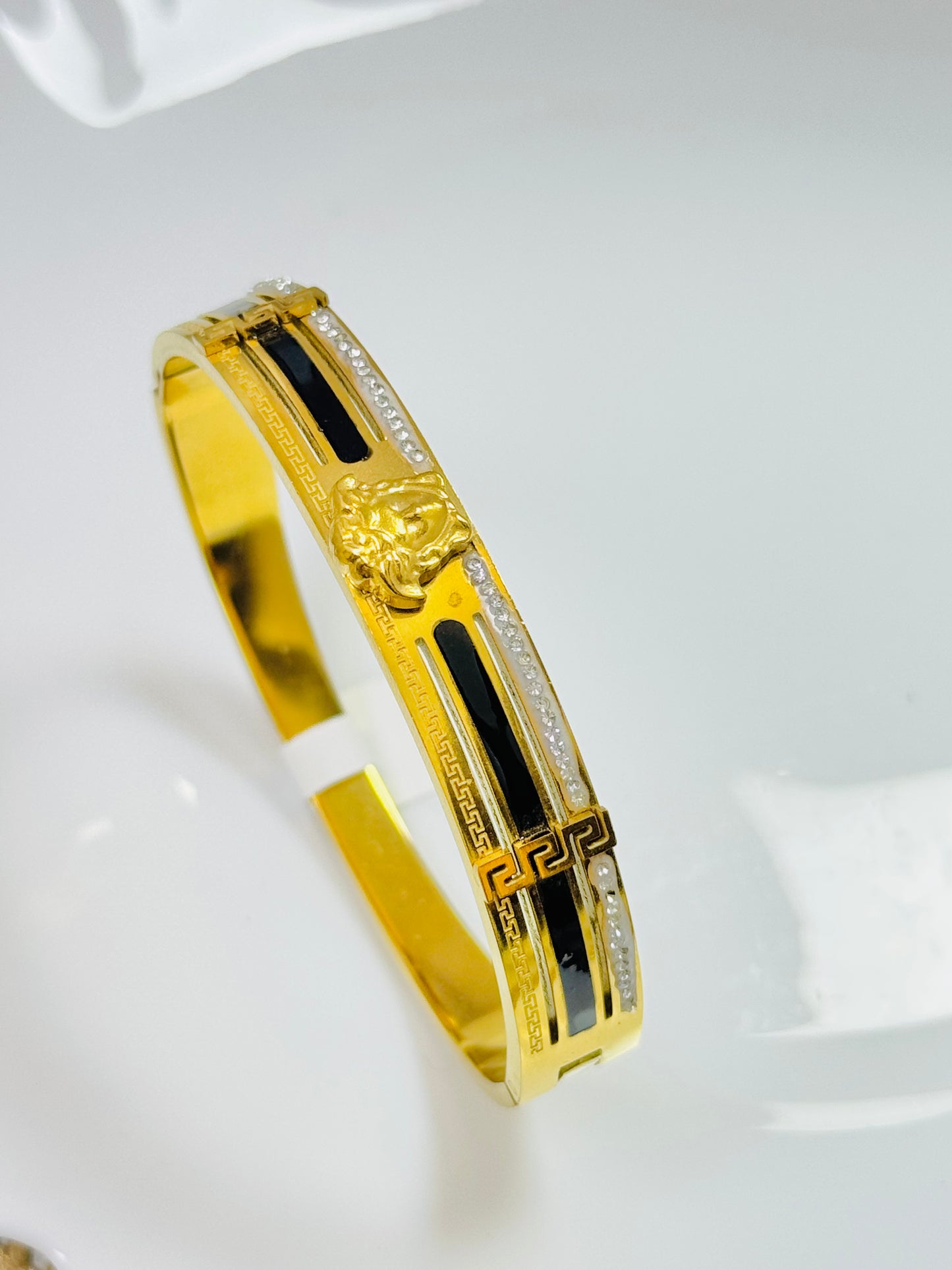Charm Handcuff