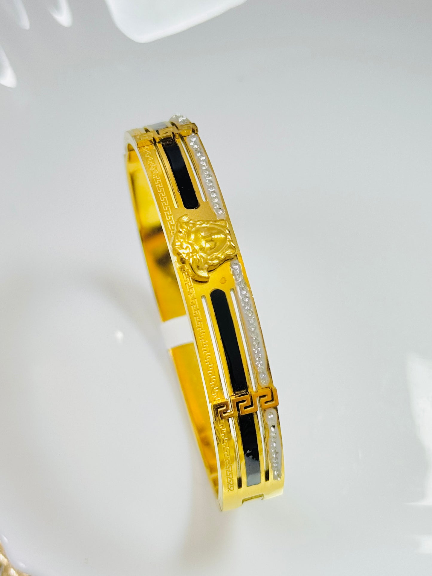 Charm Handcuff