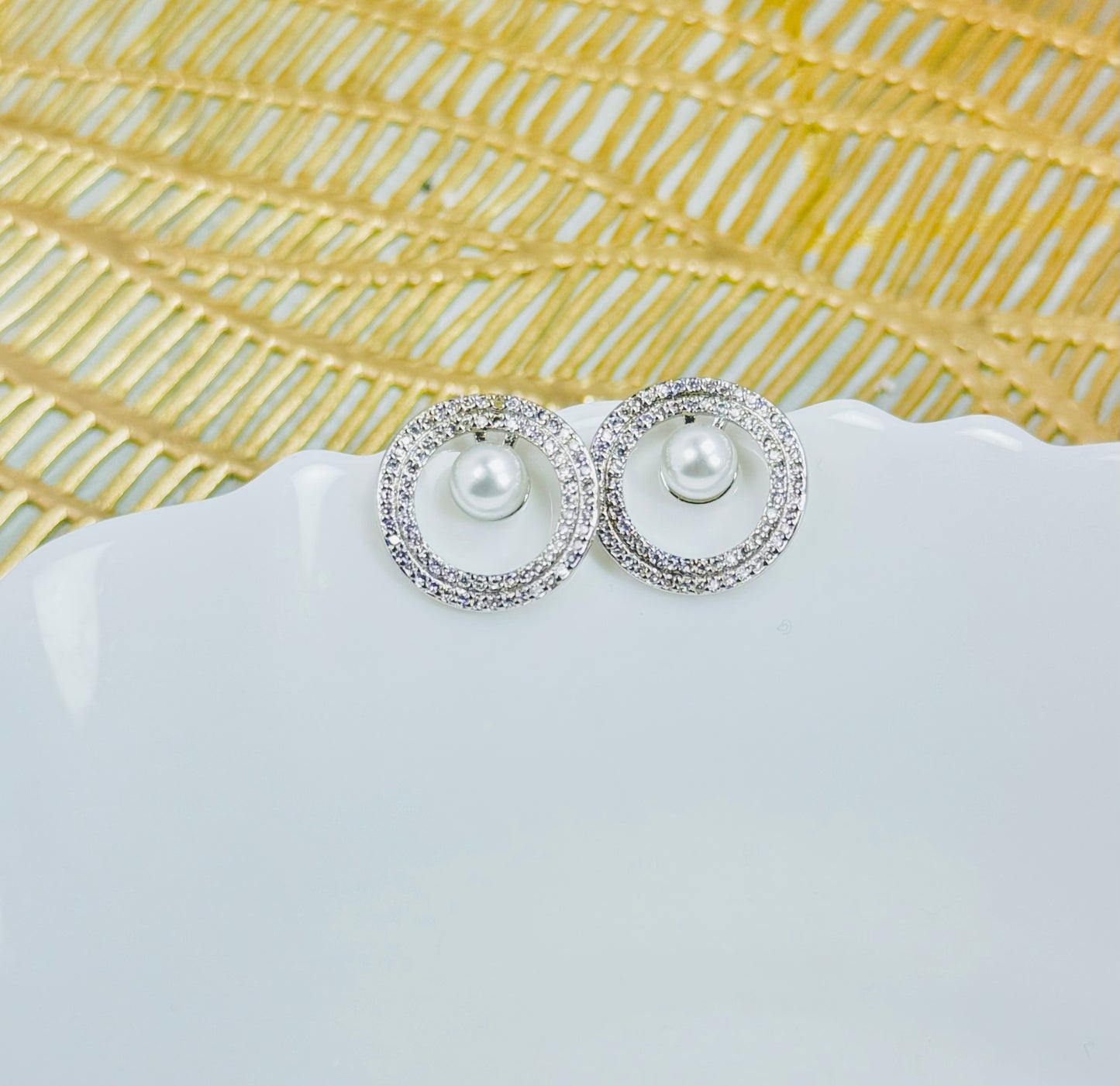 Silver Gleam Stud