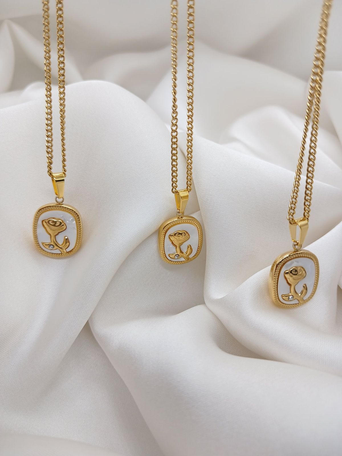 Roshni Pendant