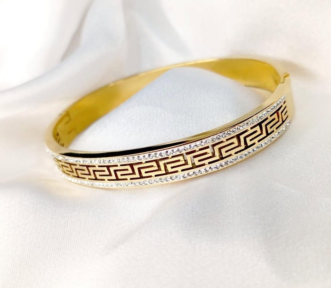 Elegant Handcuff