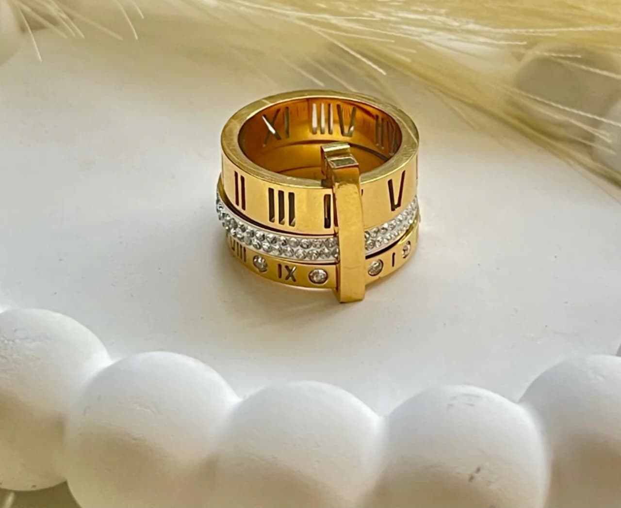 Trio Roman Ring