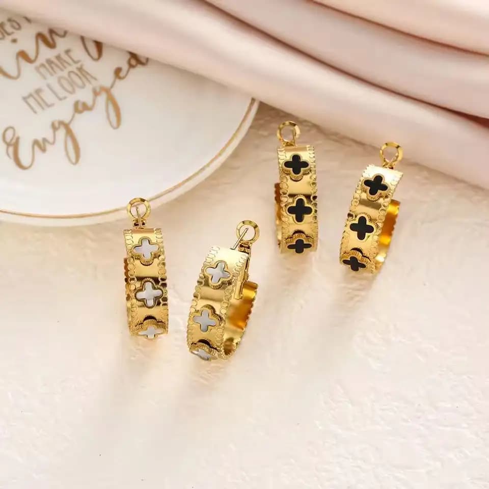 Zeenat Hoops