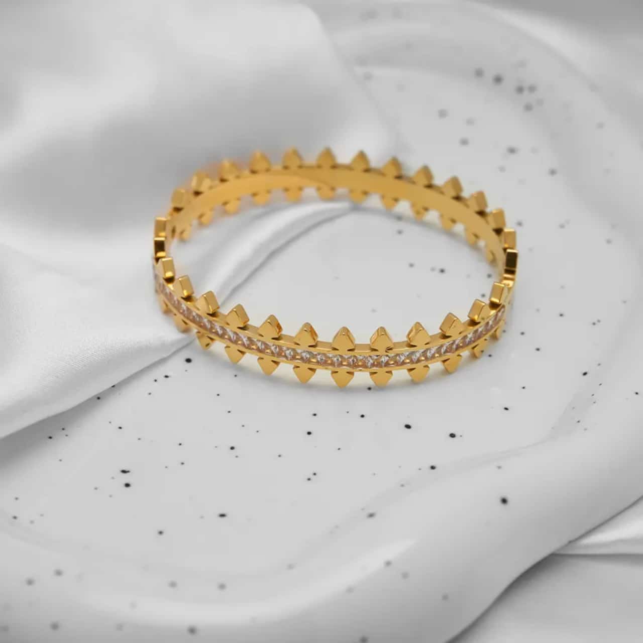 Glam Handcuff
