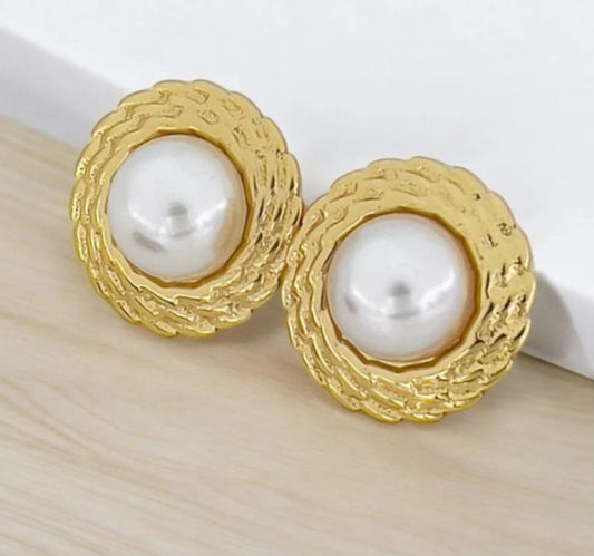 Pearl Shine Stud