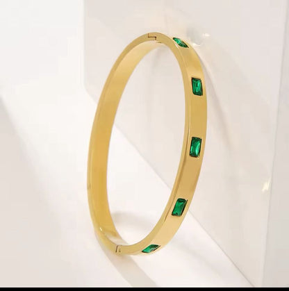 Emrald Handcuff