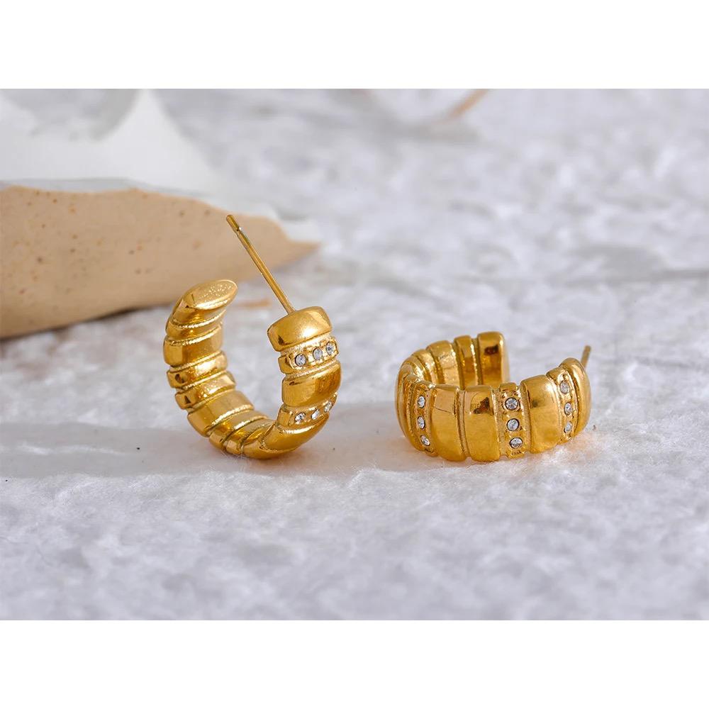 Velvour Earring