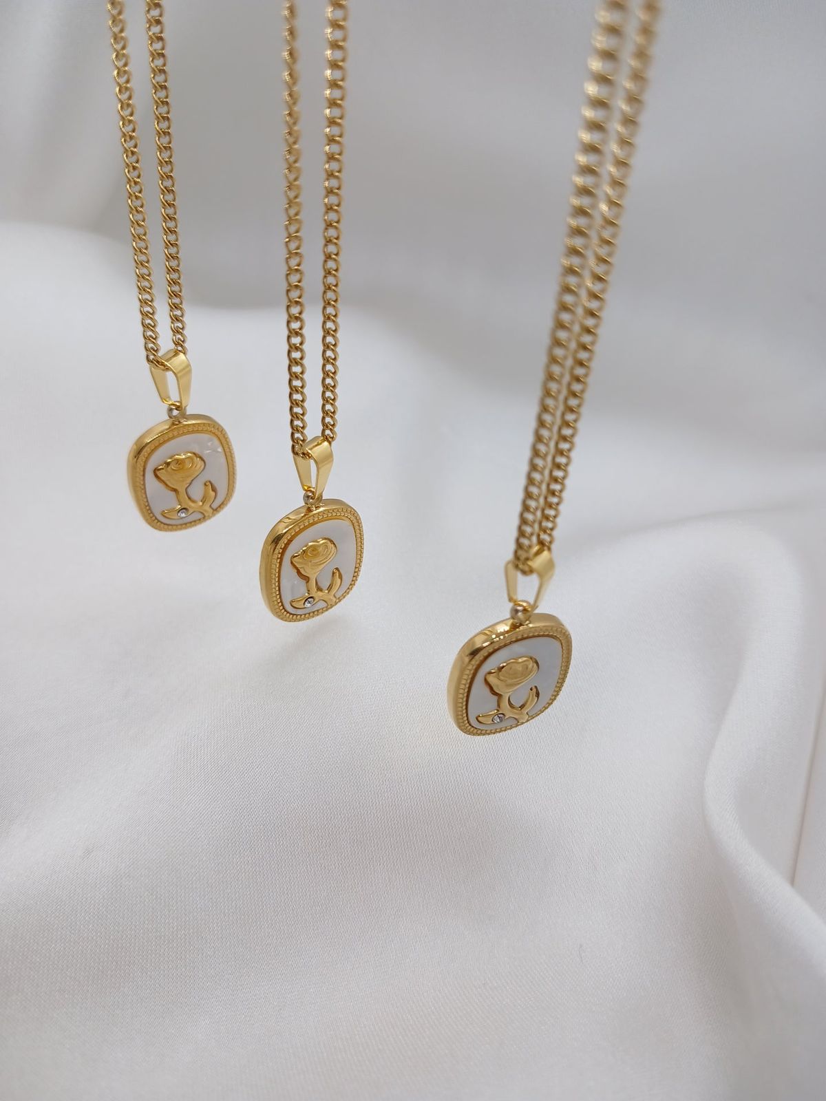 Roshni Pendant